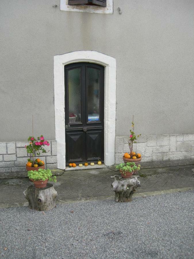 Sous La Glycine Miélan Exterior foto